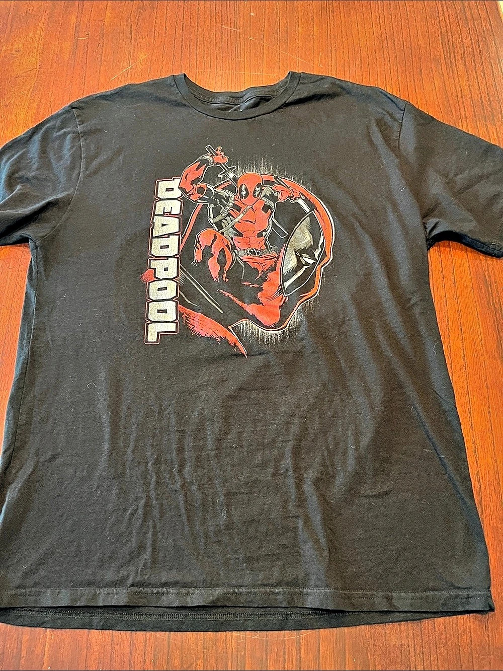 Marvel Deadpool Graphic Tee Size XL
